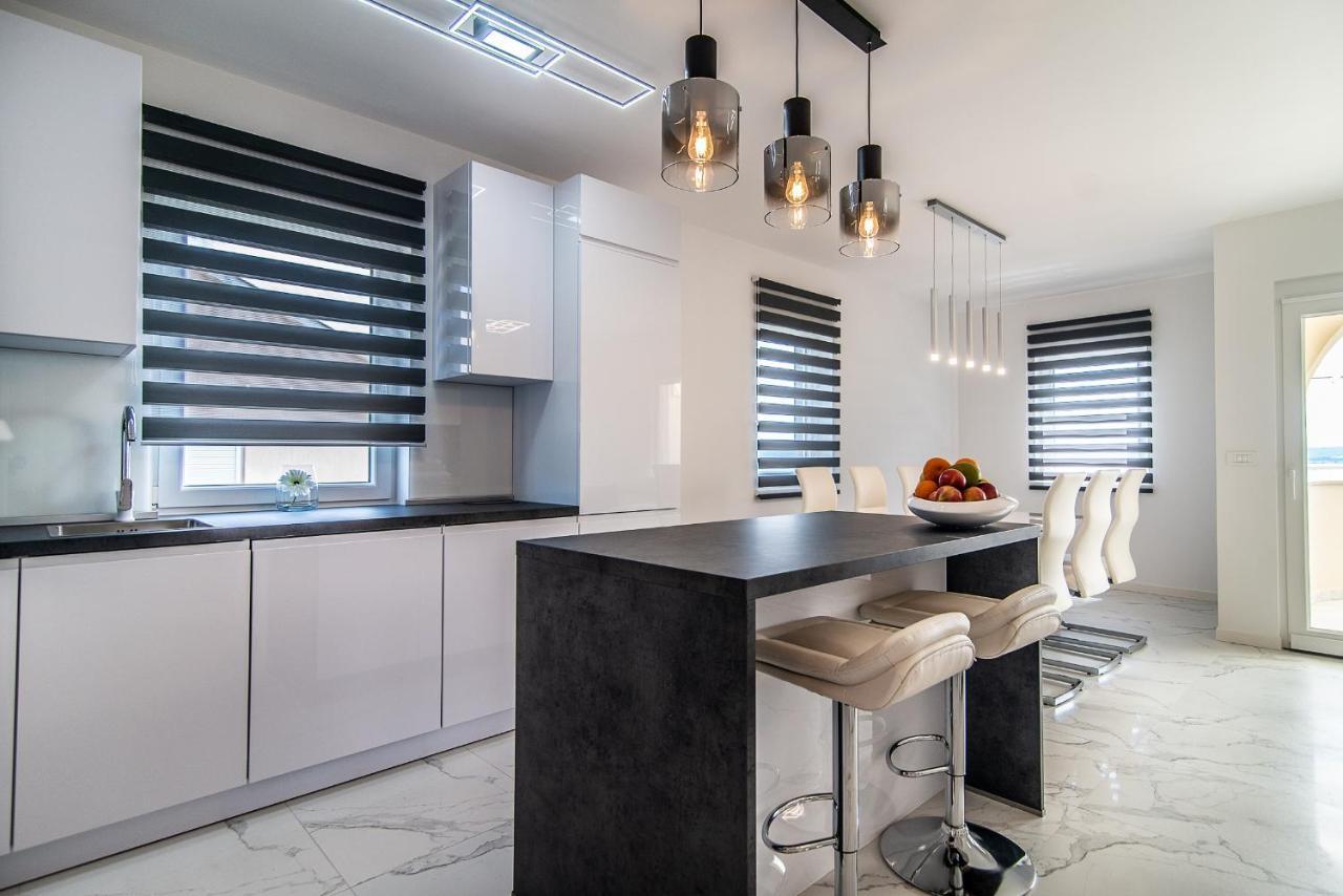 Luxury Apartment Queens Dramalj Exteriér fotografie